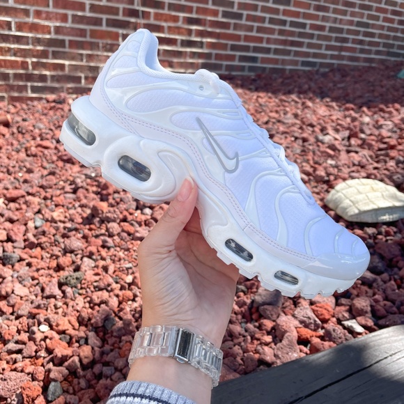 Nike Air Max Plus Triple White - Picture 3 of 5
